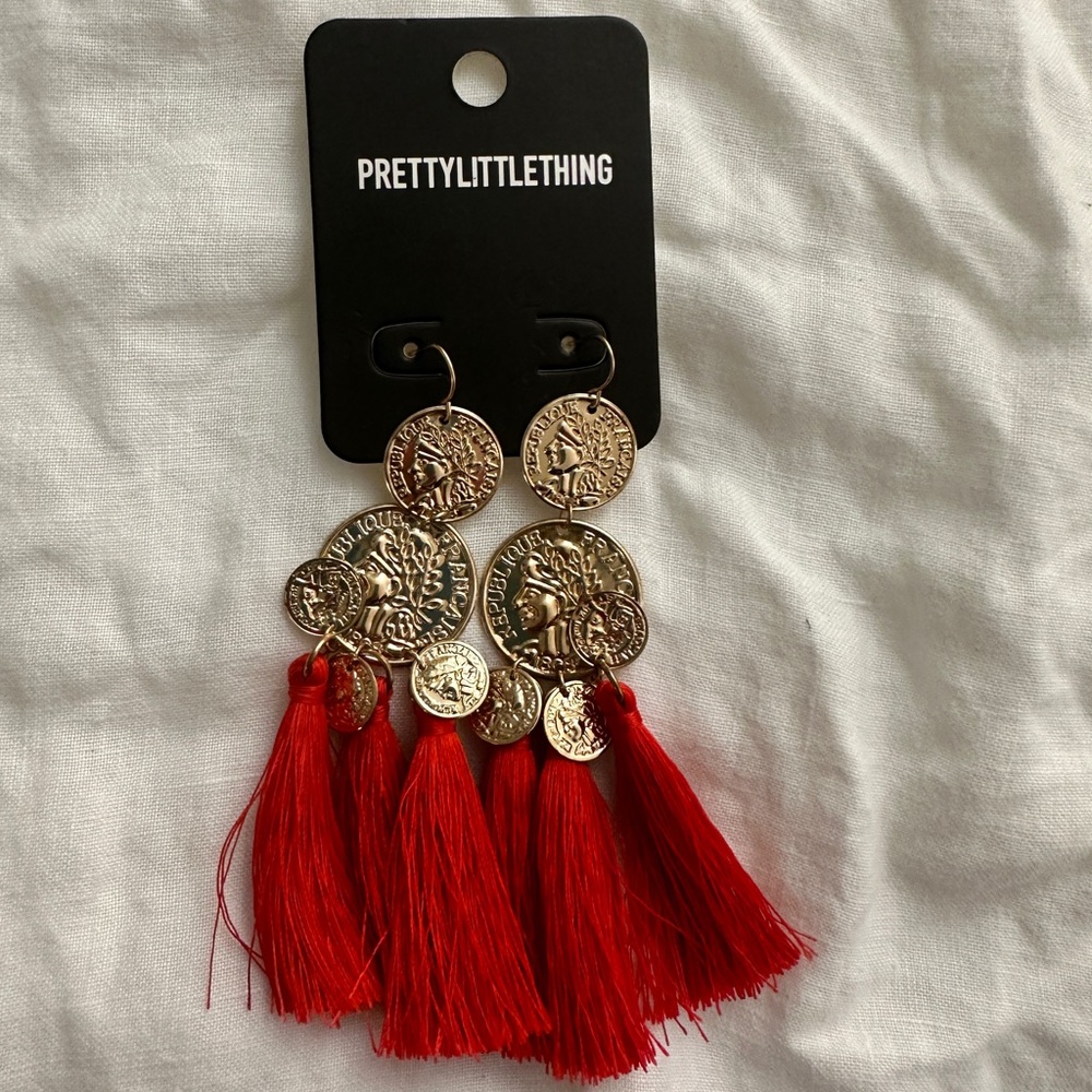 NWT Pretty Little Things Tassel Red Earrings